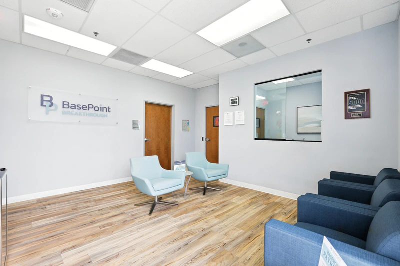basepoint-breakthrough-forney-young-adult-mental-health-facility-reception-area